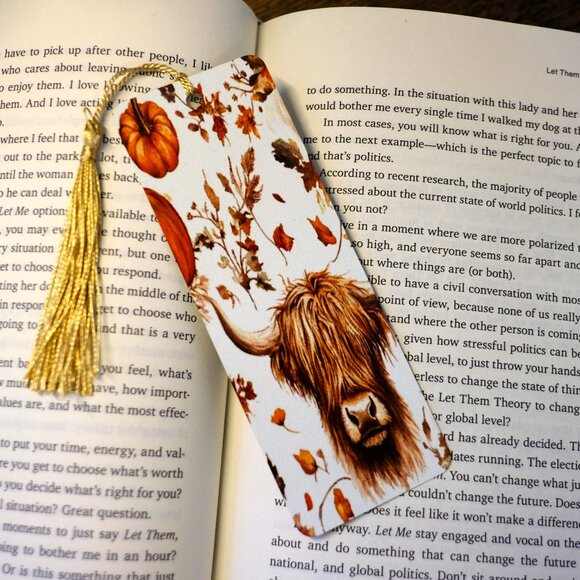 Highland Cow and Pumpkin Metal Bookmark with Tassel, Handmade, trending, books - Picture 1 of 1